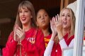 Taylor Swift Stars Dances With Donna Kelce Chiefs Playoff Victory